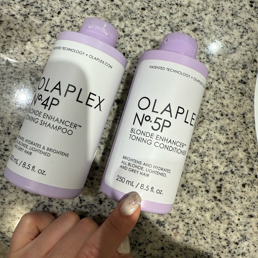 Olaplex Blonde Enhancer Shampoo and Conditioner Set(new)